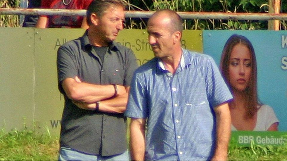 Coachen im Sommer nicht mehr den SV Schwabegg: Trainer Herbert Wiest (rechts) und Co-Trainer Gerhard Holzmann (links).  Archivfoto: Manfred Stahl