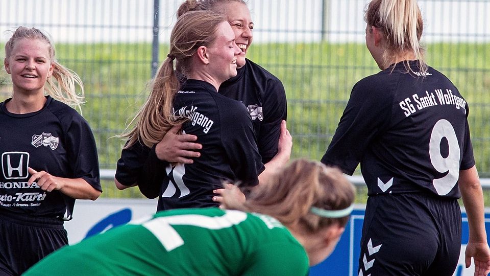 Die Frauen des TSV St. Wolfgang/FC Lengdorf behaupten durch den Sieg den Vorsprung an der Tabellenspitze