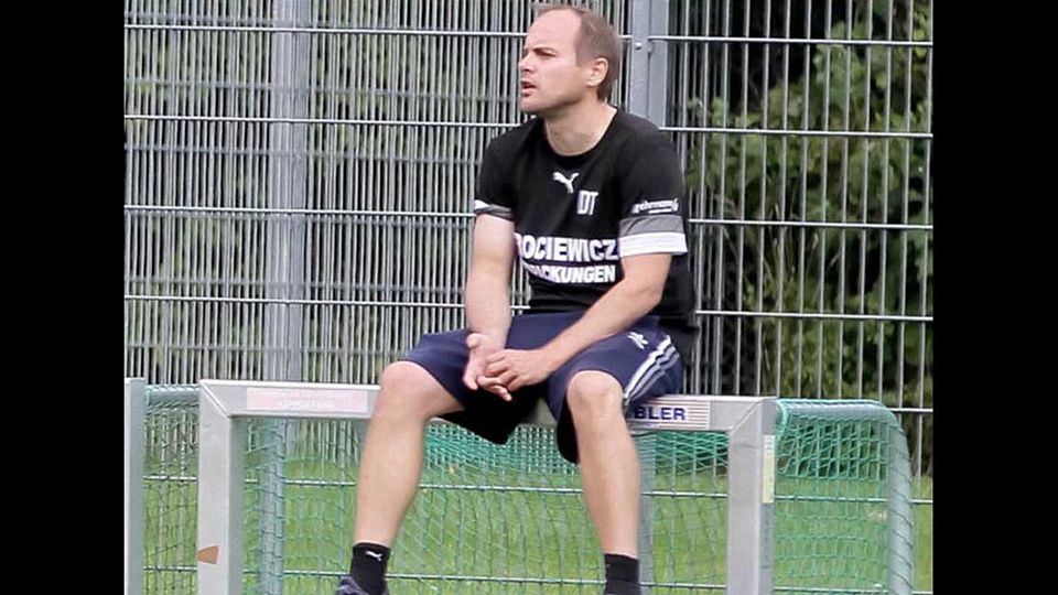 Dennis Trociewics (Trainer TSV Klausdorf). 