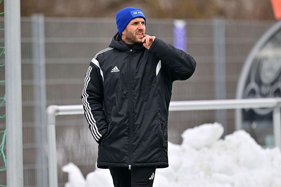 Matthias Koston und der ASV Dachau haben nur noch wenige Tage Zeit die Schwächen in der Defensive zu beheben. Matthias Koston und der ASV Dachau haben nur noch wenige Tage Zeit die Schwächen in der Defensive zu beheben.