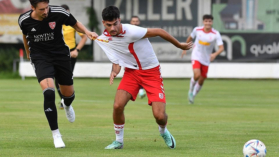 Ante Banden (rechts) verstärkt die SpVgg Hankofen-Hailing