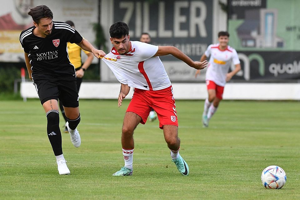 Ante Banden (rechts) verstärkt die SpVgg Hankofen-Hailing Ante Banden (rechts) verstärkt die SpVgg Hankofen-Hailing