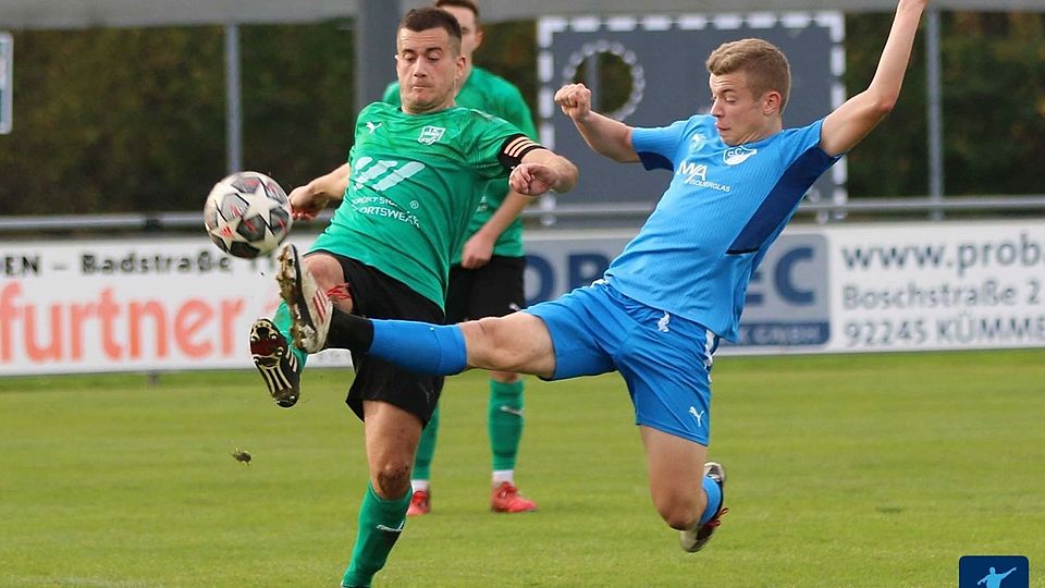 Der SV Schwandorf-Ettmannsdorf (Blau) wird in diesem Jahr mit seiner 2. Mannschaft als Ausrichter der Stadtmeisterschaft fungieren.