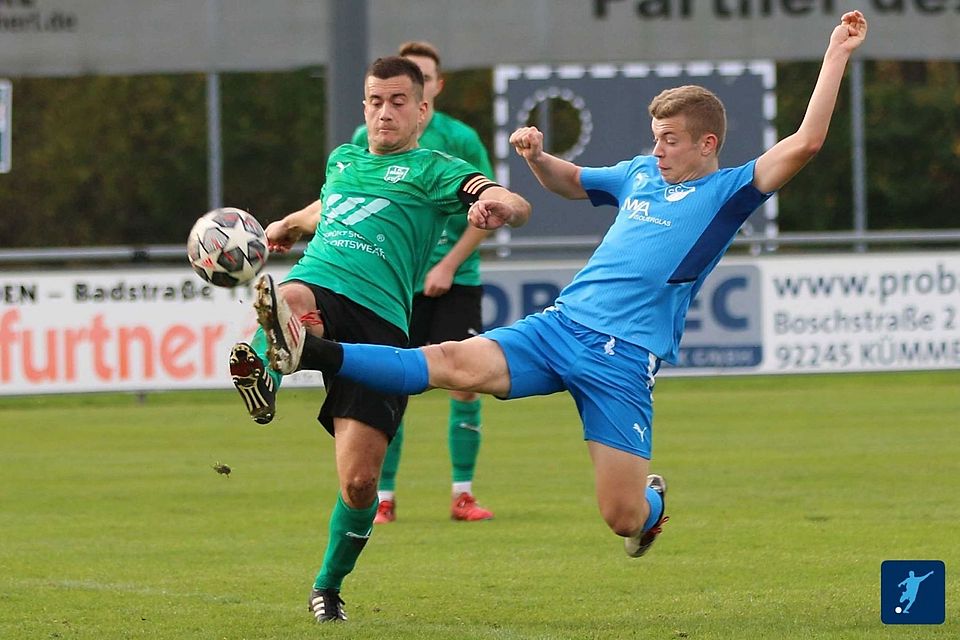 Der SV Schwandorf-Ettmannsdorf (Blau) wird in diesem Jahr mit seiner 2. Mannschaft als Ausrichter der Stadtmeisterschaft fungieren.