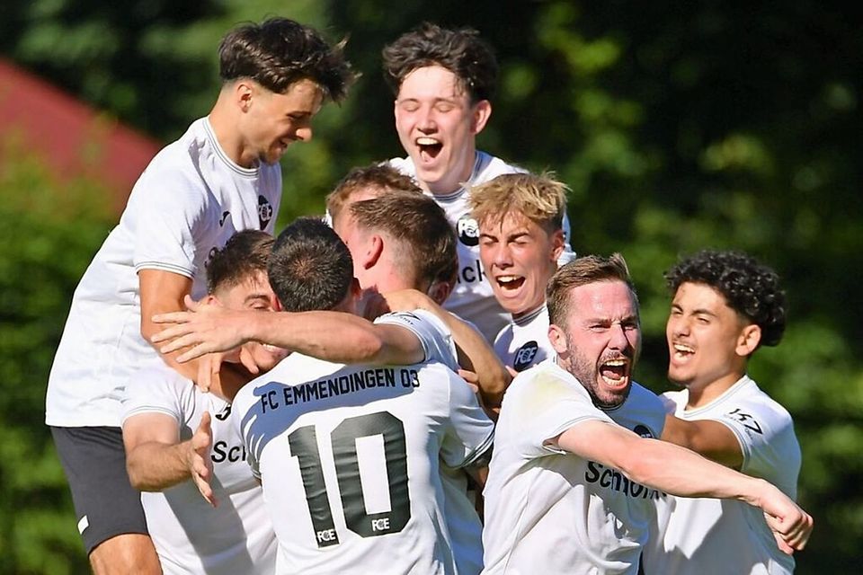 „Landesliga, wir kommen“: Im Aufstiegsrückspiel gegen den Hochrhein-Vizemeister SG FC Wehr-Brennet reicht dem FC Emmendingen ein 2:2-Unentschieden für die Rückkehr in den überbezirklichen Fußball. | Foto: Achim Keller „Landesliga, wir kommen“: Im Aufstiegsrückspiel gegen den Hochrhein-Vizemeister SG FC Wehr-Brennet reicht dem FC Emmendingen ein 2:2-Unentschieden für die Rückkehr in den überbezirklichen Fußball. | Foto: Achim Keller