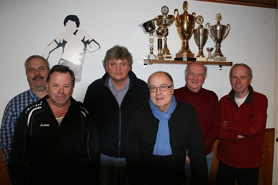 Klaus Jantz, Lothar Schäfer, Dieter Elsenbast, Ingo Jungk, Helmut Herrmann und Erwin Britsch (v.l.) waren am Montag im Kloppenheim vertreten. Foto: Streubig.