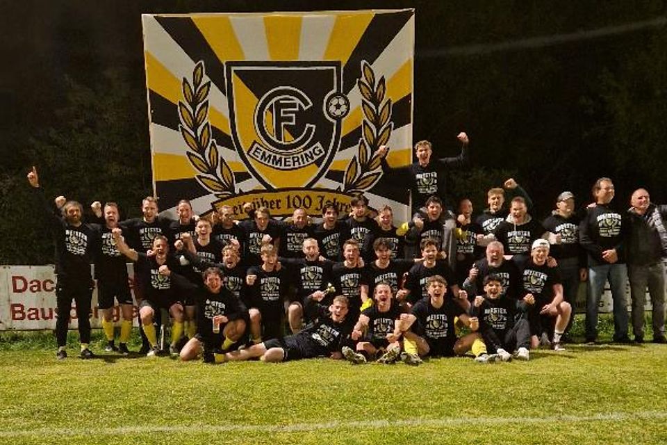 Der FC Emmering lässt es krachen. Der FC Emmering lässt es krachen.