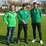 SVK-Vorsitzender Norbert Merkel (links) und Fußballabteilungsleiter Martin Lehner (rechts) suchen ab sofort einen neuen Trainer, denn die Erfolgsgeschichte von Rene Niemann (Mitte) geht im Mai nächsten Jahres zu Ende.