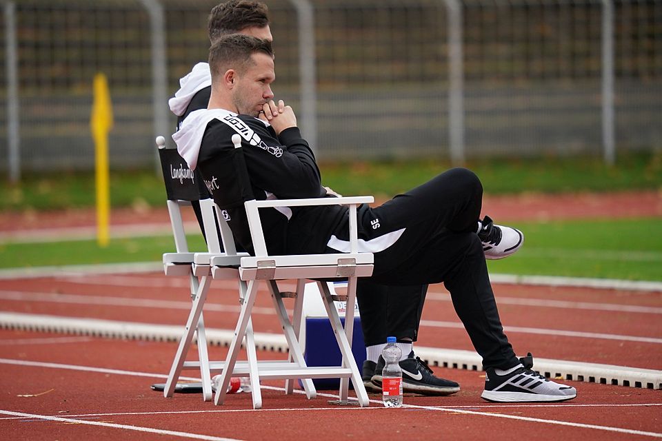 Nichts geht mehr: Trainer Stephan Eggert sah in Paderborn eine 1:6-Niederlage seines SC Herford, die den endgültigen Abstieg bedeutete.