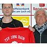 Geschäftsführer Alexander Schroder (rechts) kann mit Michael Knötzinger den ersten Rainer Neuzugang für die Saison 2017/18 prsäentieren.   F.: Gerd Jung