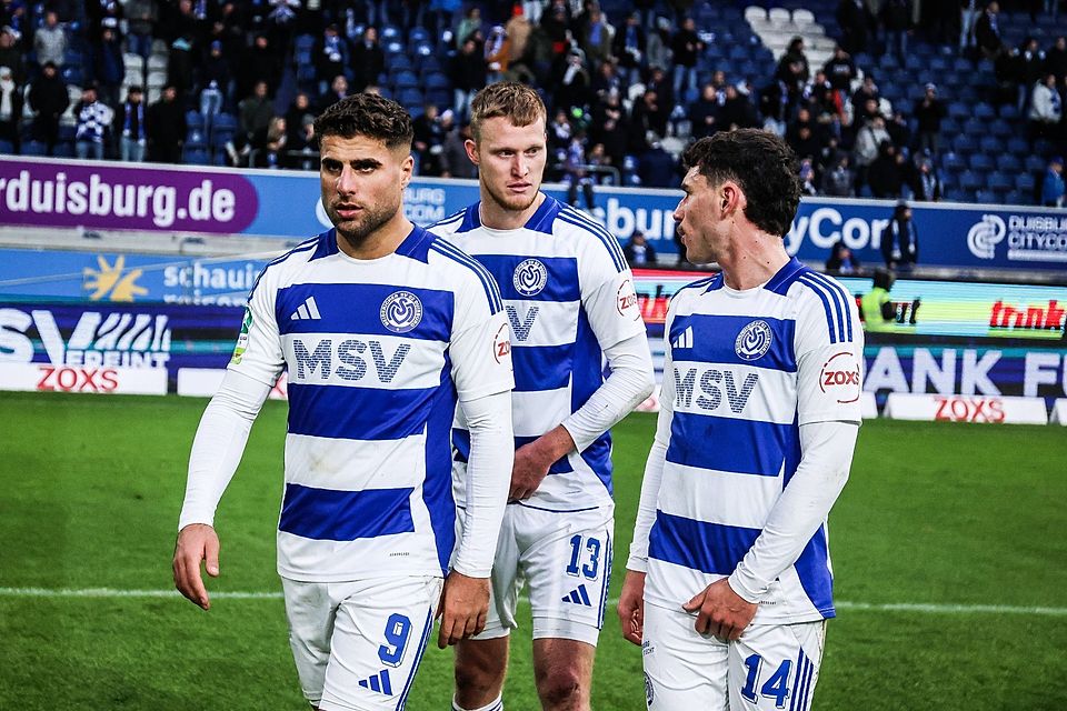 Malek Fakhro (links) steht anders als Gerrit Wegkamp (Mitte) und Luis Hartwig nicht mehr beim MSV Duisburg unter Vertrag. Er stürmt für den Hallescher FC.