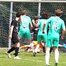 Tobias Deutsch (Nr. 9) eröffnet den Torreigen gegen den FC Limbach III mit dem Treffer zum 1:0. Der Tabellenführer der Bezirksliga Neunkirchen, die SG Bexbach, steht jetzt zum Saisonfinale vor der schweren Aufgabe gegen Niederbexbach.