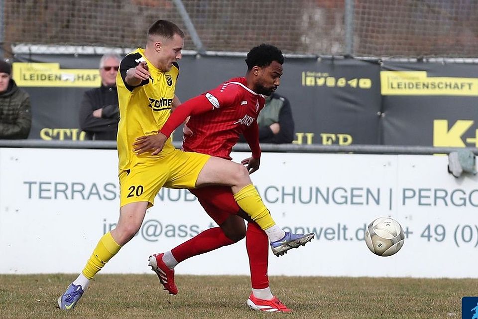 Fabrice Montcheu (re.) war 3 Jahre für die Würzburger Kickers am Ball.