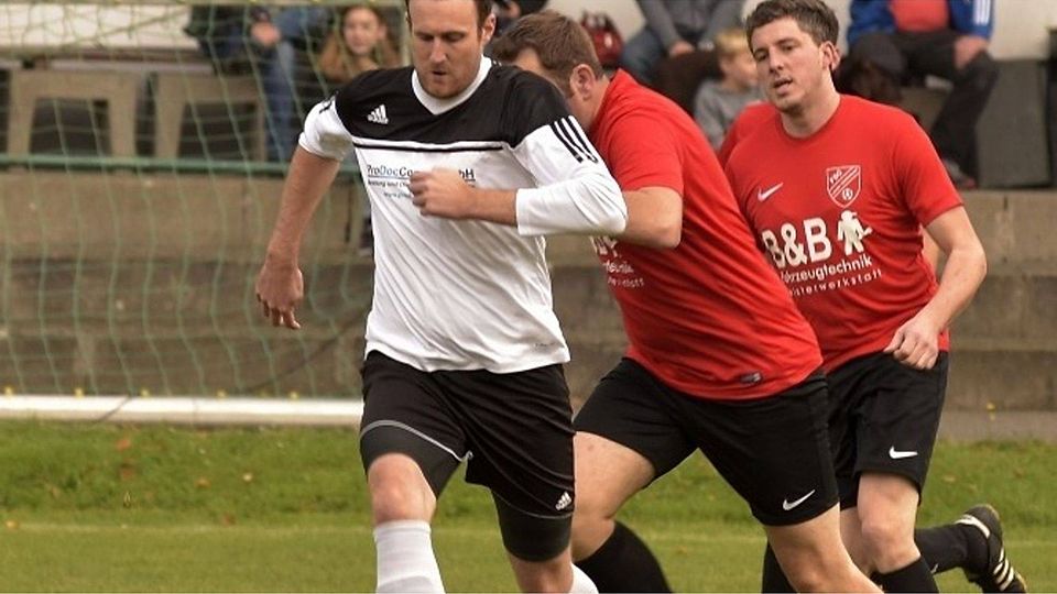 Nieder-Ofleidens Spielmacher Florian Pfeil in Aktion. 	Foto: Krämer