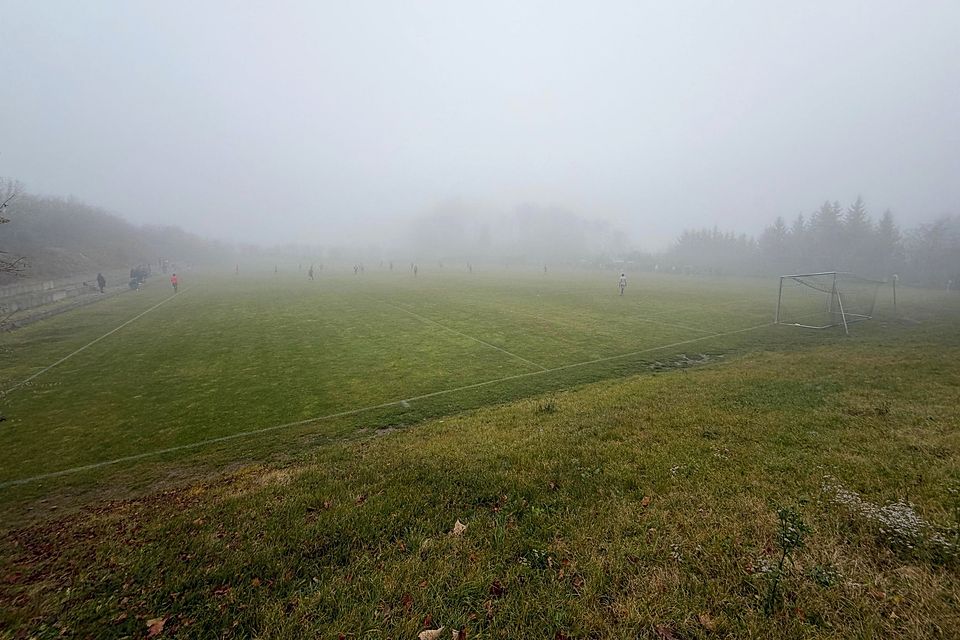 Den Überblick zu behalten, das war mancherorts wie hier in Hohenschambach, aufgrund des dichten Nebels gar nicht so einfach.