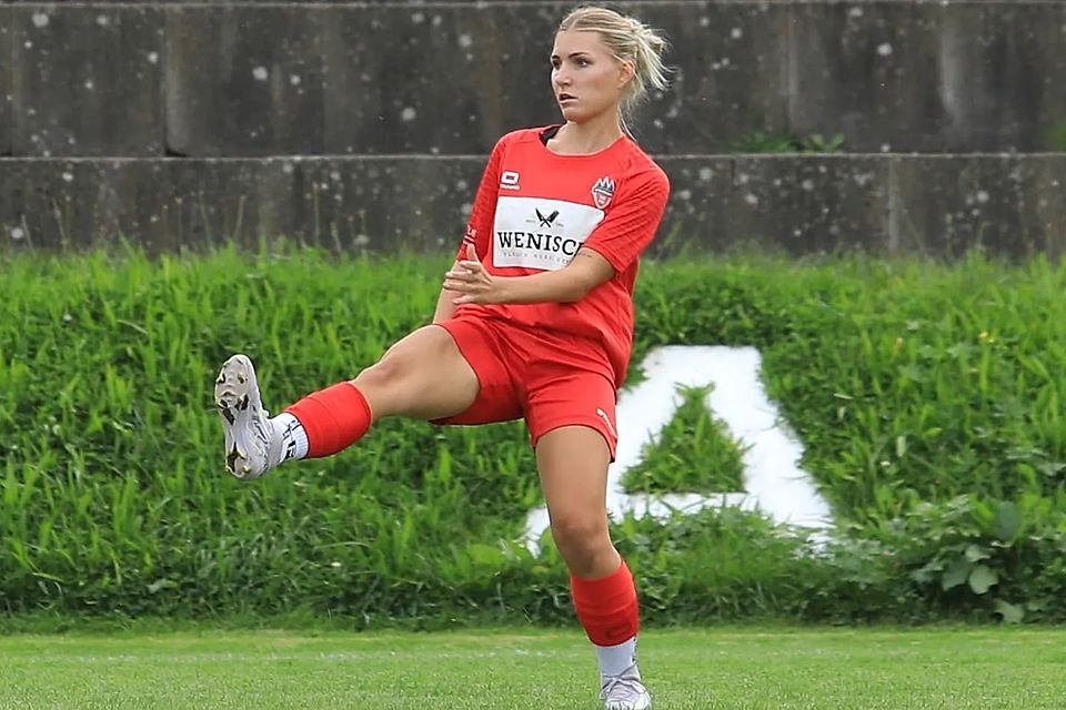 Die Liebe zum Fußball in die Wiege gelegt bekommen: Clara Schustok ist bei den Frauen des FSV VfB Straubing aktiv.