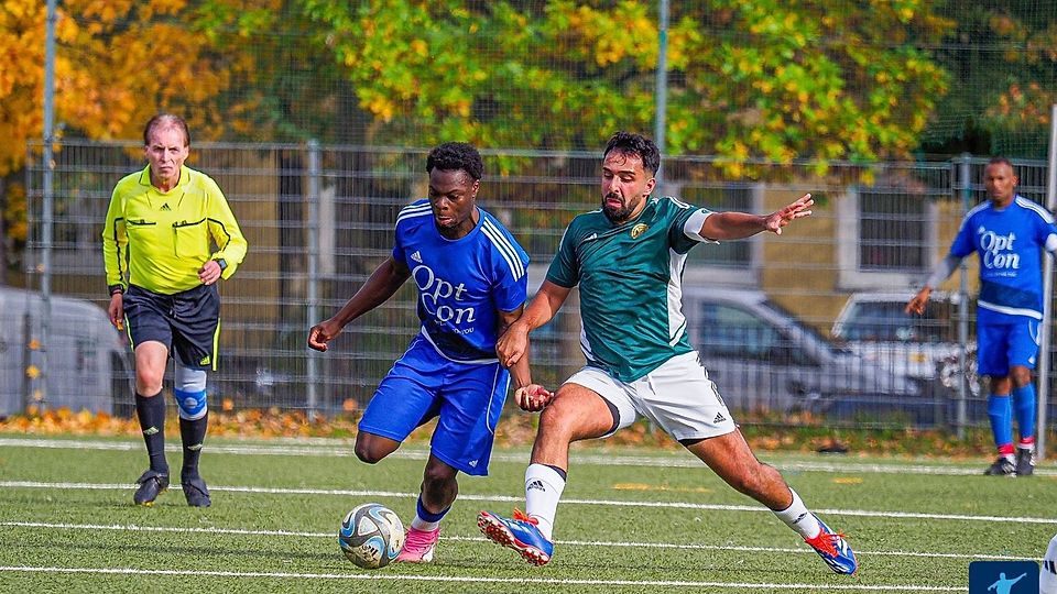 Die Torschützen Andy Somo und Namory Sylla im Zweikampf