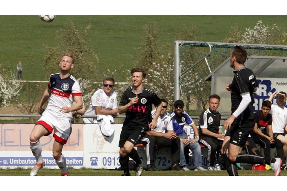 1:0: Gute Aussichten für Sebastian Lutz (l.) und den FC Kalchreuth. F: Eduard Weigert