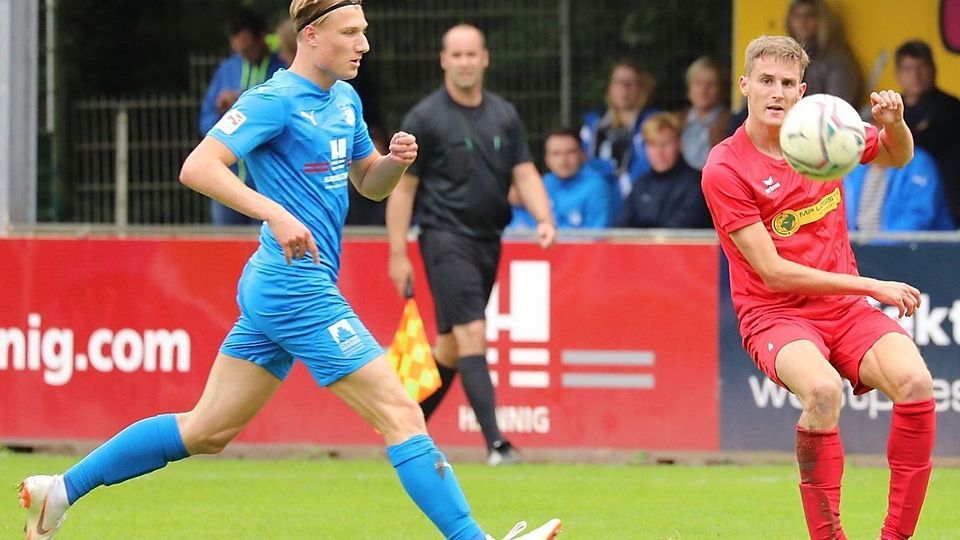 Eduard Probst (links) wird künftig in der 3. Liga für den SC Verl auflaufen.