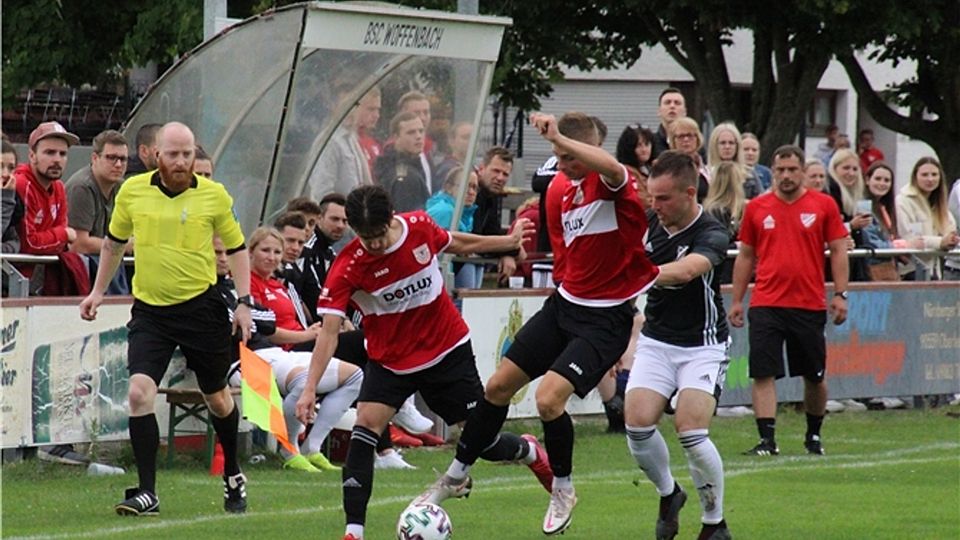 5:4 gewann der BSC (dunkles Trikot) in der Vorrunde.