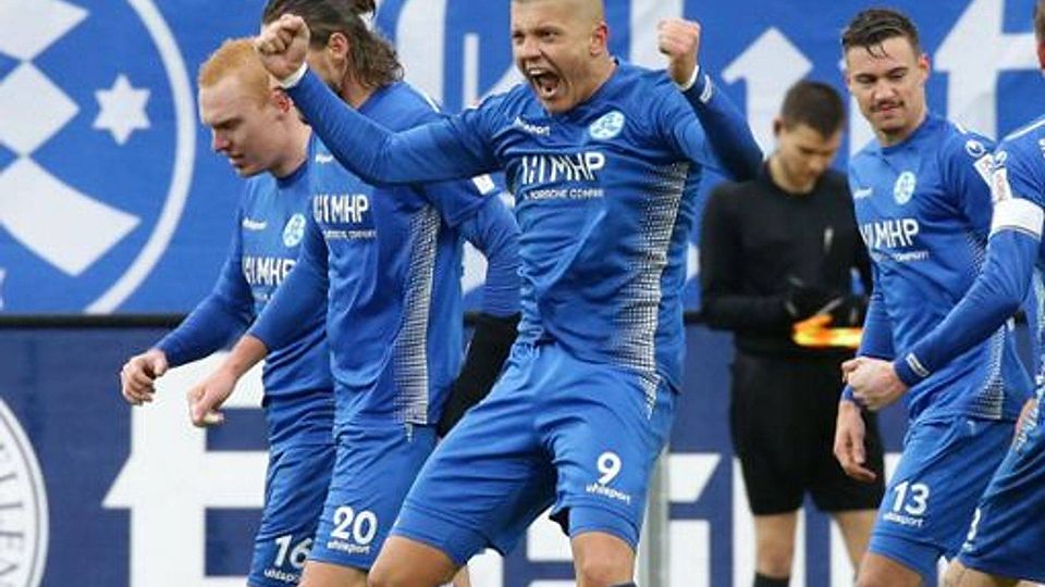 Shkemb Miftari jubelt: Der Stürmer schießt  die Stuttgarter Kickers ins WFV-Pokal-Achtelfinale. 