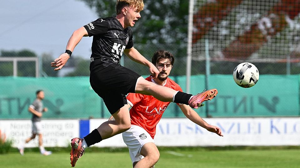 Sturmtalent Konstantin Landstorfer und der ASV Cham könnten in wenigen Tagen den erstmaligen Sprung in die Regionalliga schaffen.