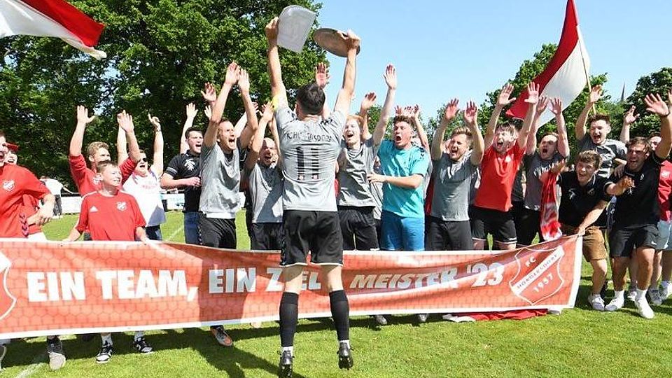 Der FC Hörgersdorf feiert den Titel und die Rückkehr in die Kreisklasse.
