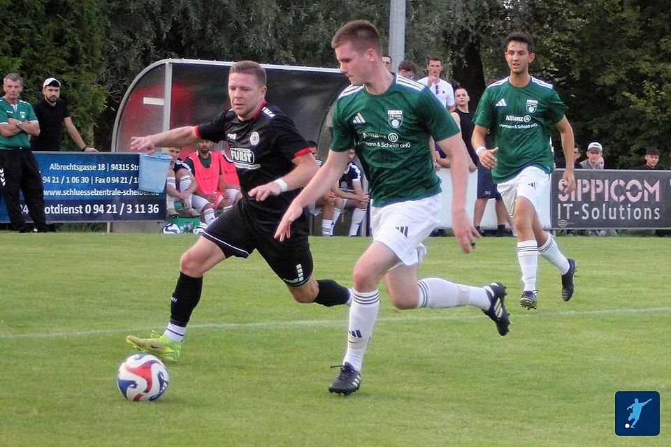 Tobi Richter (li.) und der SV Türk Gücü Straubing hatten vor allem im ersten Abschnitt durchaus Mühe mit dem RSV Ittling.