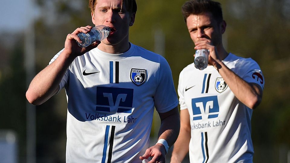 Auf einmal wieder mitten im Rennen. Konstantin Fries (l.) und der SC Lahr