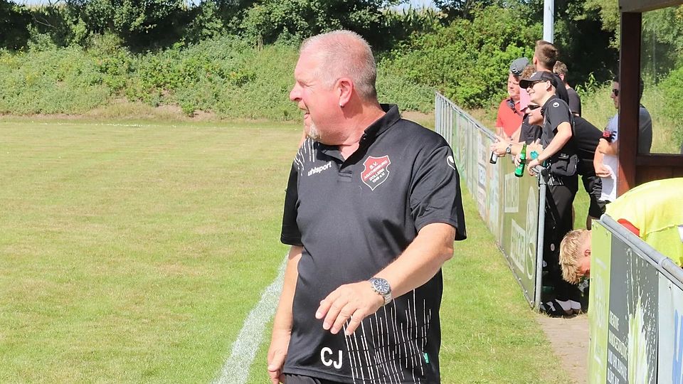 Trainer Carsten Junge steht mit seinem SV Agathenburg/Dollern in der 1. Kreisklasse gut da und peilt den sofortigen Wiederaufstieg an. 