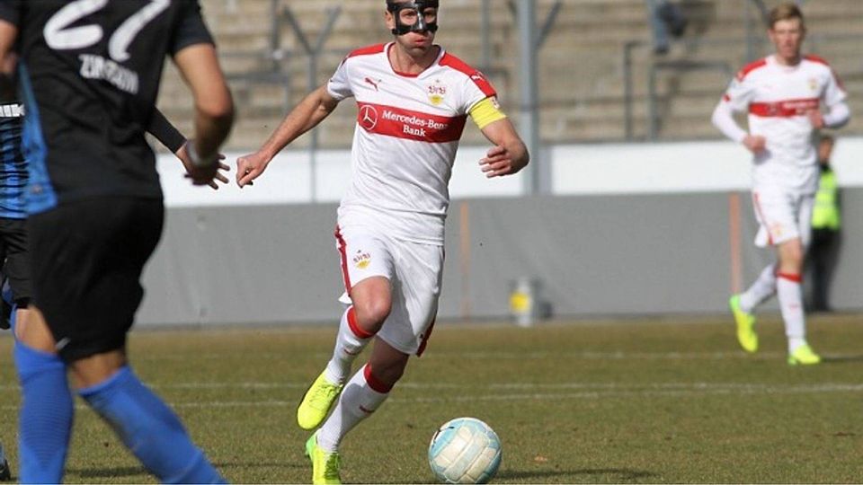 VfB-Kapitän Tobias Rathgeb warnt: "Wir sind noch lange nicht durch."Foto: Lommel