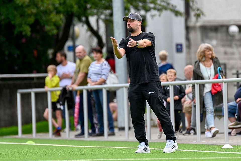 18 Jahre lang trainierte er die erste Mannschaft des SC München: Franz Forstner.