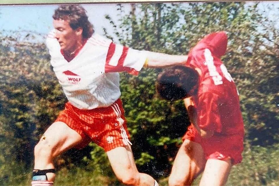 Als Spieler wusste Thomas Wolf (links/Foto aus dem Jahr 1995) genau, wie er sich die Gegenspieler vom Hals halten konnte.