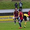 Die JFG Haidenaabtal (rotes Trikot) dokumentierte ihre Ausnahmestellung durch ein 7:0 gegen den Verfolger TSV Erbendorf. F: Hager