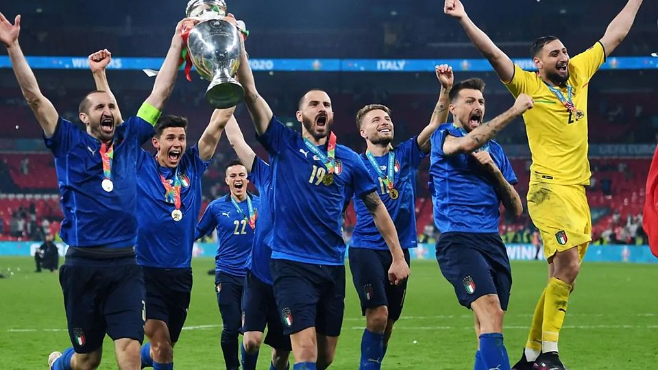 Die italienische Nationalmannschaft jubelt nach dem EM-Sieg 2021