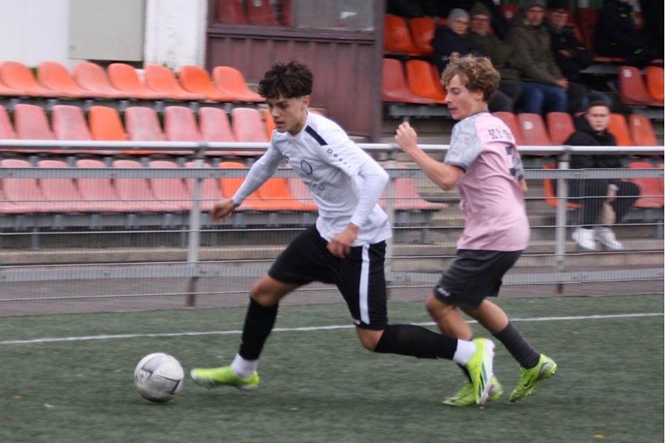 Andrea Alijaj spielt für die U17 von Union Nettetal.