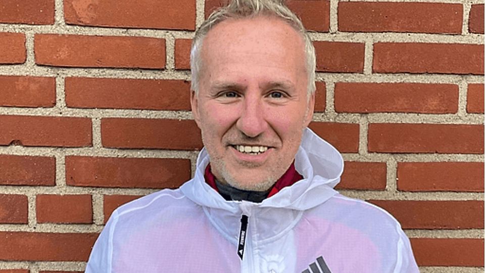 Das ist Trainer Thomas von Kuczkowski.