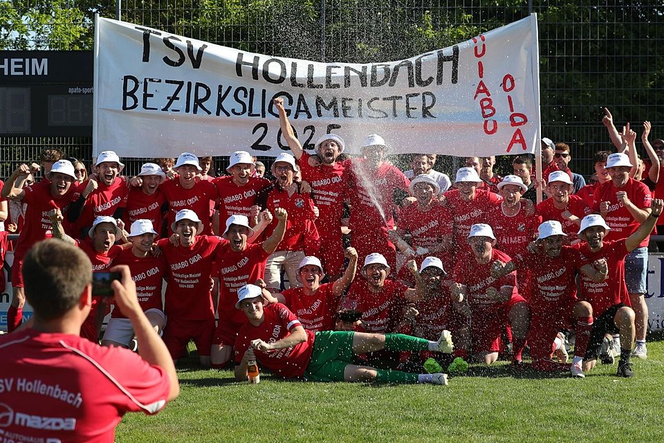 Der TSV Hollenbach machte den zweiten Aufstieg in die Landesliga mit einem 3:0 in Griesbeckerzell perfekt. Der TSV Hollenbach machte den zweiten Aufstieg in die Landesliga mit einem 3:0 in Griesbeckerzell perfekt.