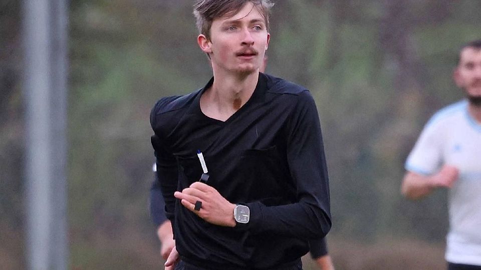 Im Mittelpunkt des Skandals: Schiedsrichter Dominik Otte, der tätlich angegriffen worden sein soll.