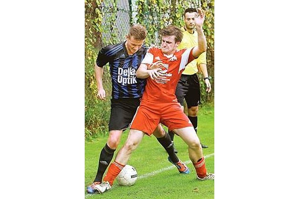 Nicht vom Erfolgsweg abdrängen lassen will sich Andre Padecken (links, hier beim 2:1 zuletzt gegen Friedrichsfehn) mit dem SVO. Nun geht?s im Derby gegen den Polize Meyer