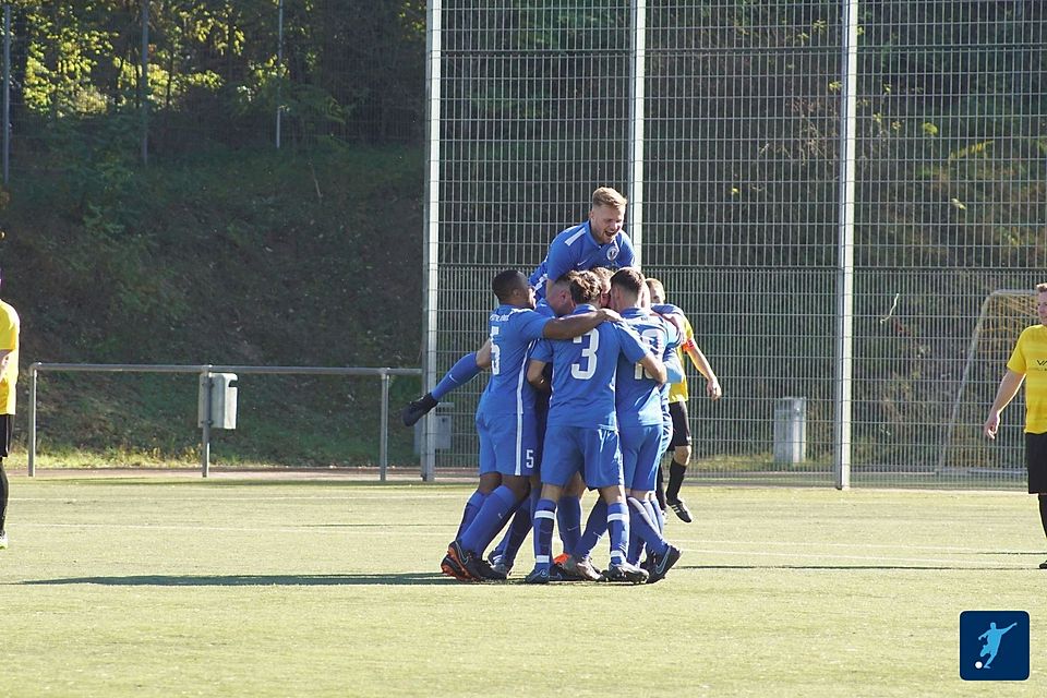Seit der Wiederbelebung im Jahr 2021 fliegt der SC Fiam Italia Mainz auf einer Erfolgswelle. Im vergangenen Jahr bejubelte das Team in den blauen Trikots den sofortigen Aufstieg in die B-Klasse.