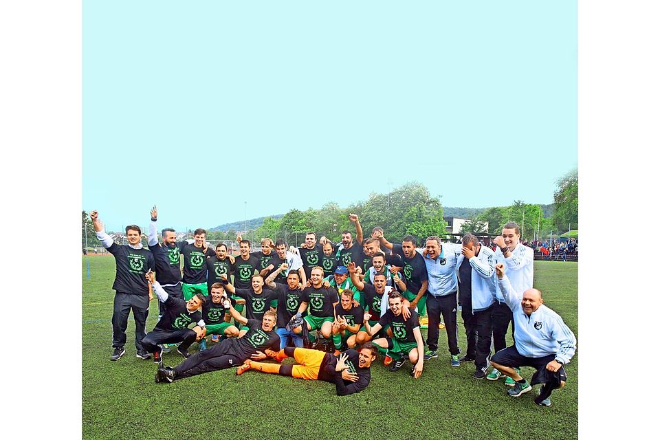 Jetzt dürfen sie sich bei den TSF Ditzingen doch wieder freuen - in der neuen Saison spielt das Team in der A-Liga. Foto: Baumann