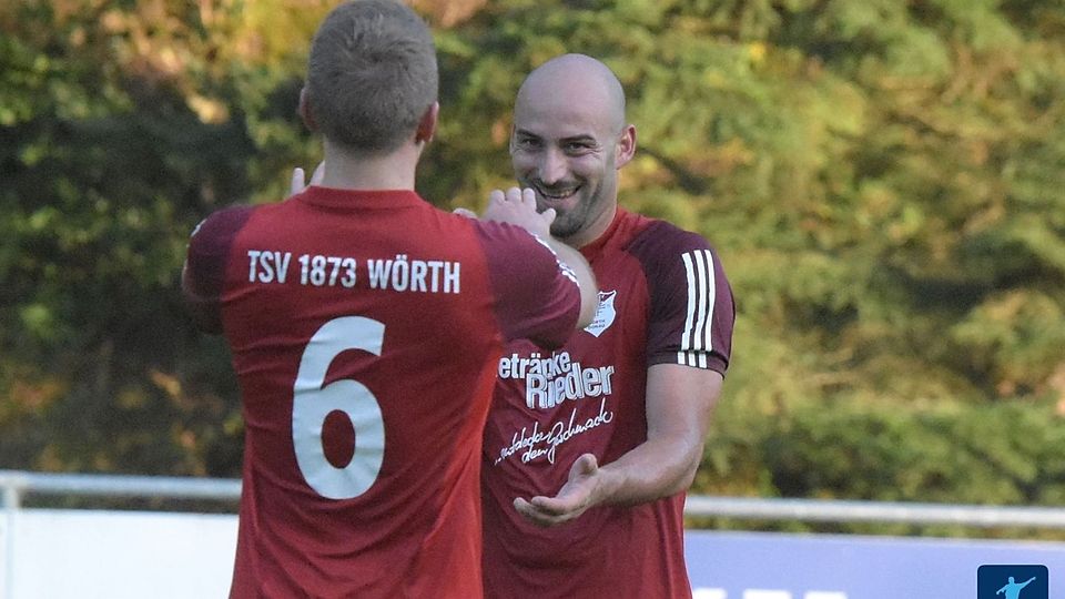Merdin Mehmedov (rechts) schwang sich mit einem lupenreinen Hattrick zum Wörther Matchwinner auf.