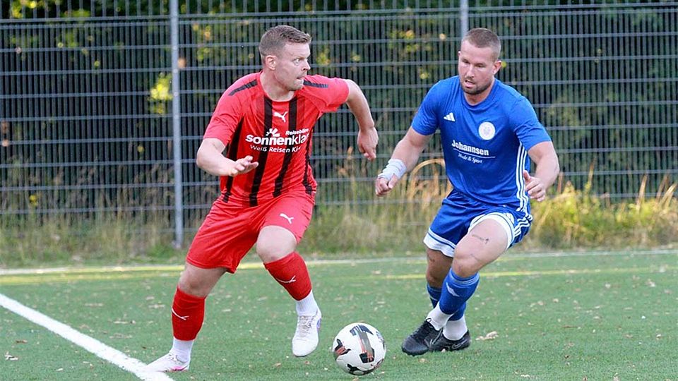 Laurynas Kulikas (TSV Kronshagen), hier gegen Robin Büning (re., Oldenburger SV) , zeigte viel Präsenz auf dem Platz. 