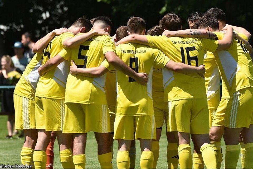 Der TSV Geiselbullach II gewann sein Heimspiel mit 10:0 und feierte den Aufstieg in die Kreisklasse. Der TSV Geiselbullach II gewann sein Heimspiel mit 10:0 und feierte den Aufstieg in die Kreisklasse.