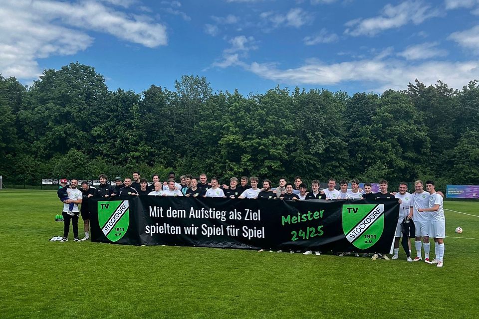 Erstmal feierte man ganz gediegen...