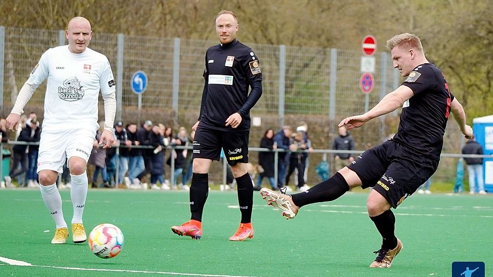 Alf Mintzel (links, DFL Legenden) sowie die beiden Rheingau-Taunus-Legenden Patrick Veith (Mitte) und Nils Balder (rechts) werden auch beim "Tag der Legenden" am 1. Mai am Ball sein. 