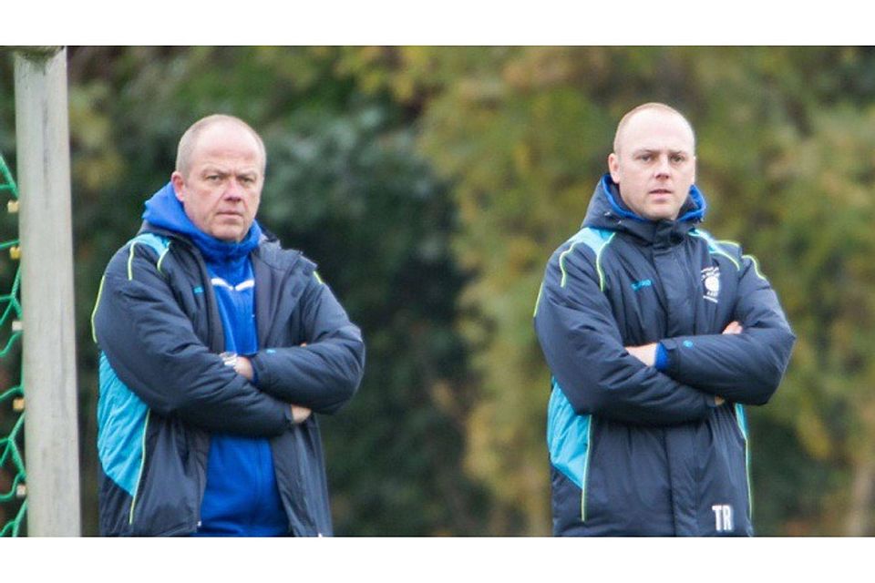 F: Doris Leißing Auch in der nächsten Saison bilden Jens Koopmann (links) und Tim Löffel das Laxtener Trainergespann.