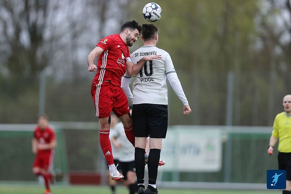 Florian Weirich (links) und der FSV Tarforst erlebten gegen Andernach ein Desaster.