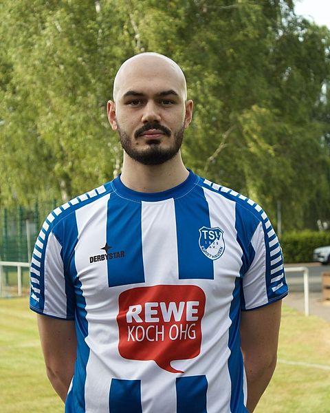 Can Oezer